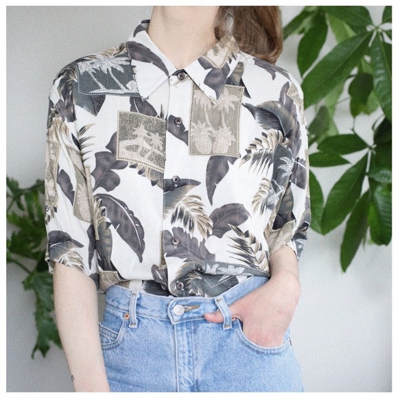 Oversized Hawaiian dad button up. - Picture 3 of 3